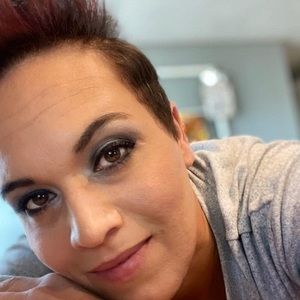 Meet your Posher, Priscilla